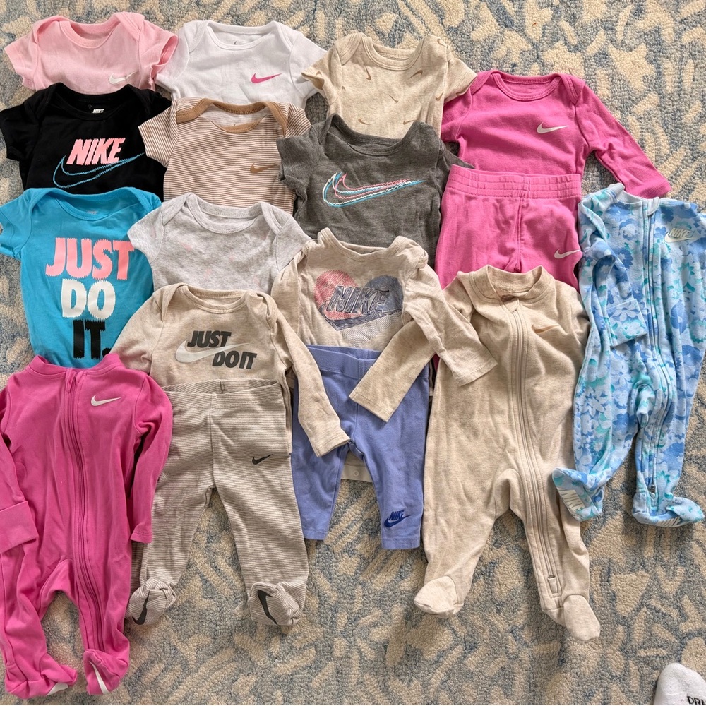 Nike Baby Girl Clothing Bundle - 3 months
